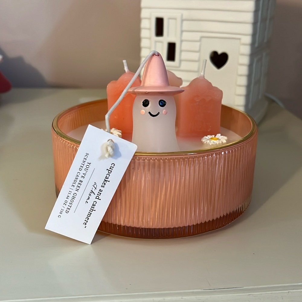Cupcakes & Cashmere “You’ve Been Ghosted” Candle - Picture 1 of 6